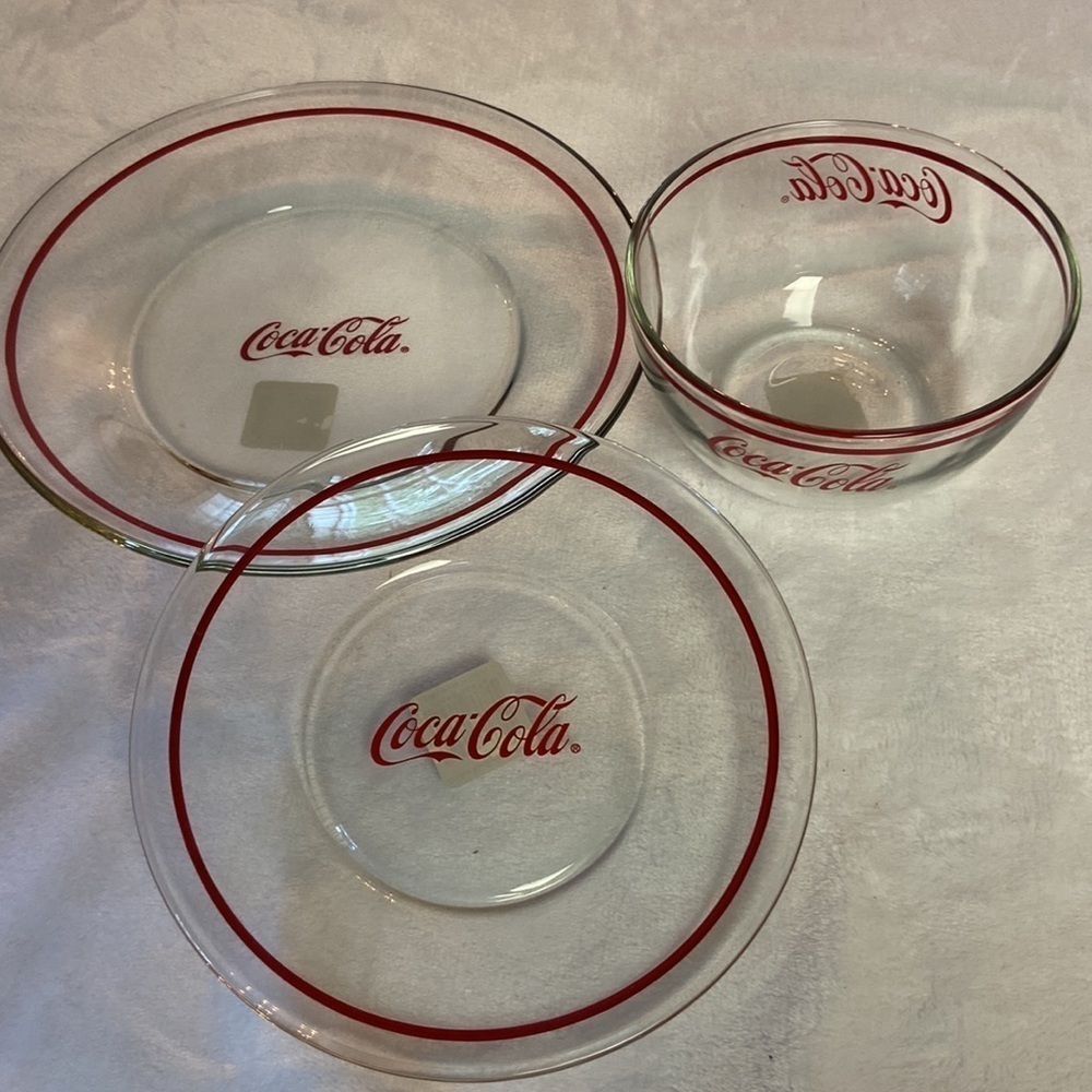 Anchor Hocking Coca Cola 3 Piece Glass Red Rim Plates/Bowl Excellent Preowned